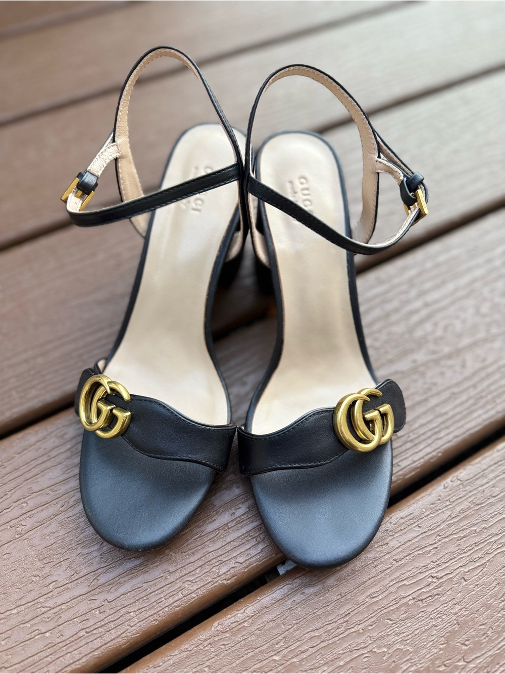 Gucci Marmont black leather sandals size 40